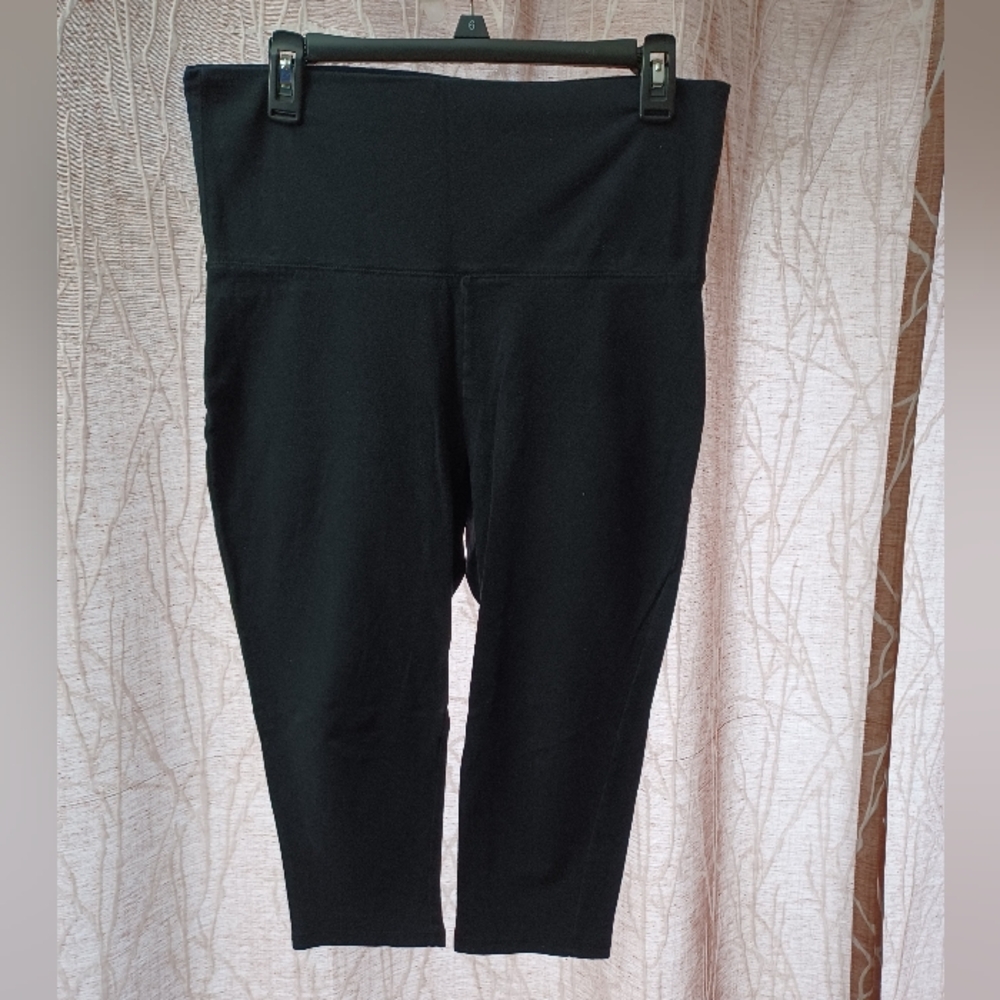 MOSSIMO SUPPLY CO CAPRI LEGGINGS SIZE MEDIUM
